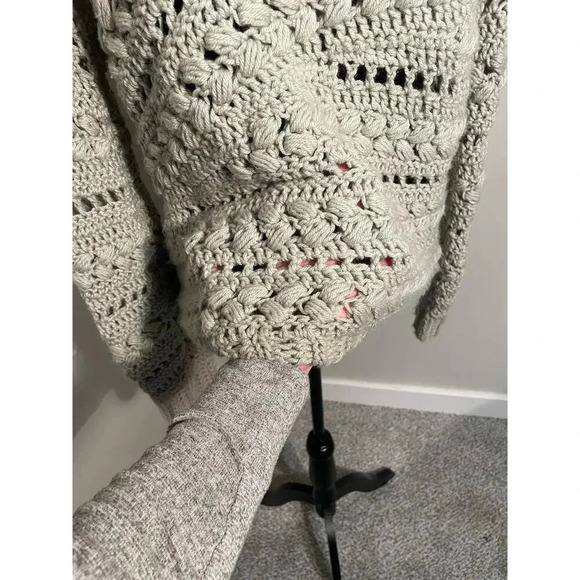Handmade Open Knit Neutral‎ Sweater - Picture 4 of 10